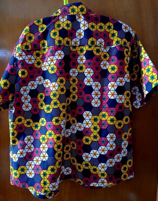 Camisa de tecido africano