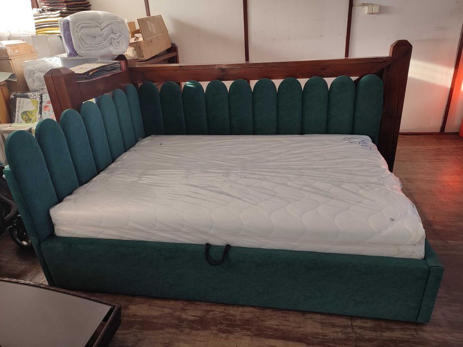 Łóżko tapicerowane narożne na wymiar pojemnik, producent