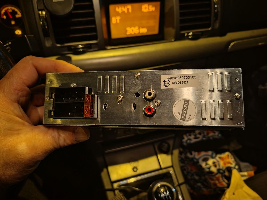 Auto rádio novo Bluetooth, USB, voice assistant, MP3 -Veja a descrição