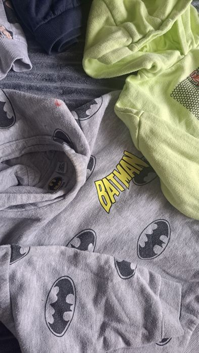 Zestaw  dla chłopca pantofle 25 bluzy , spodnie