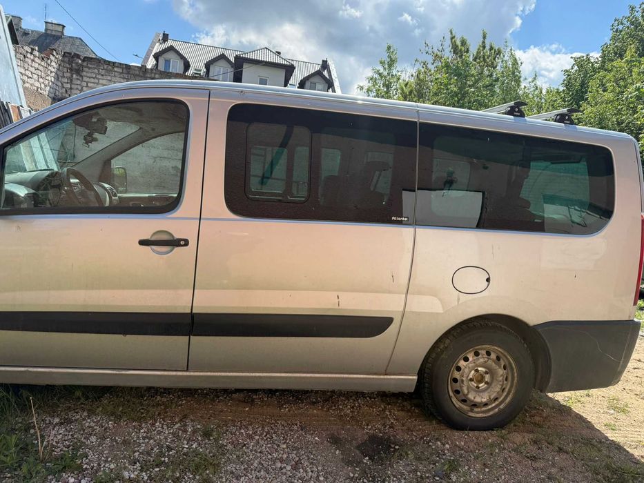 Citroën Jumpy 2.0 HDi 128 KM 8-osobowy 2011 – uszkodzony, diesel, hak/przyczepa 2000 kg
