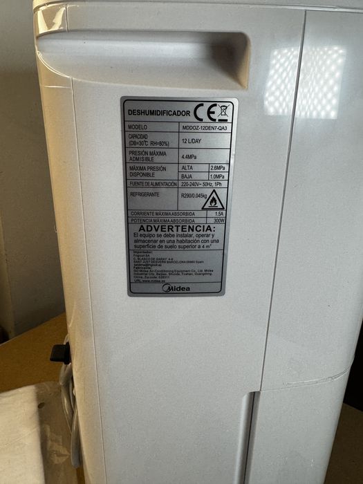 Осушувач повітря Midea 12 л/добу | Новий | Тихий