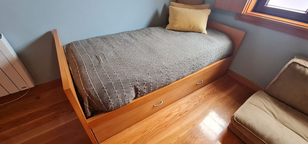 Cama solteiro com gaveta-cama