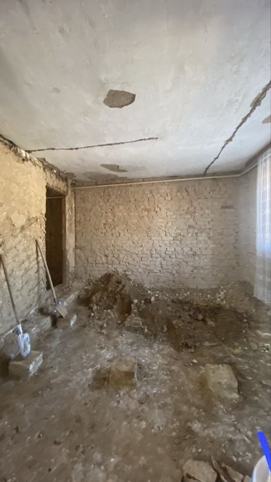 Продам чвстину будинку