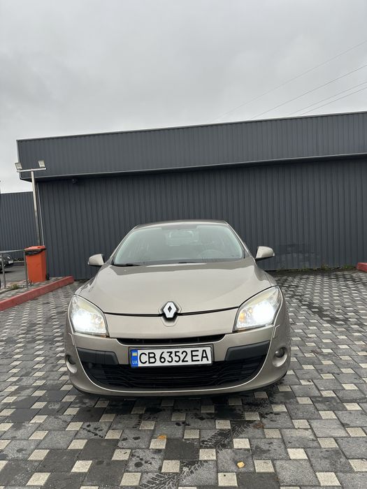 Renault Megane 1.6 бензин 2010