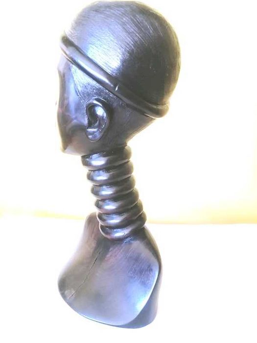 Busto em Ébano da Tanzânia