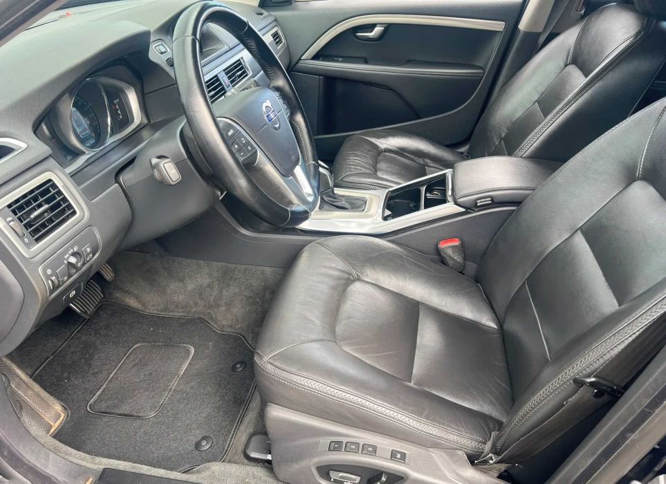 2016  Volvo    XC 70