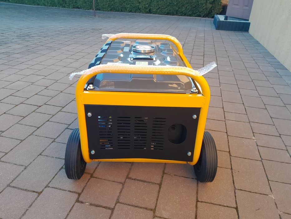 Agregat prądotwórczy trójfazowy 3,5kW + akumulator. Nowy