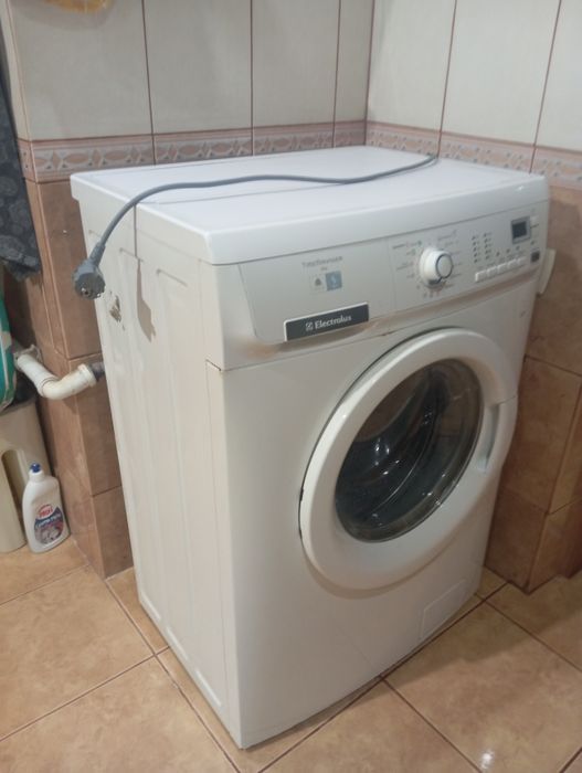 Пральна машина electrolux ews106410w