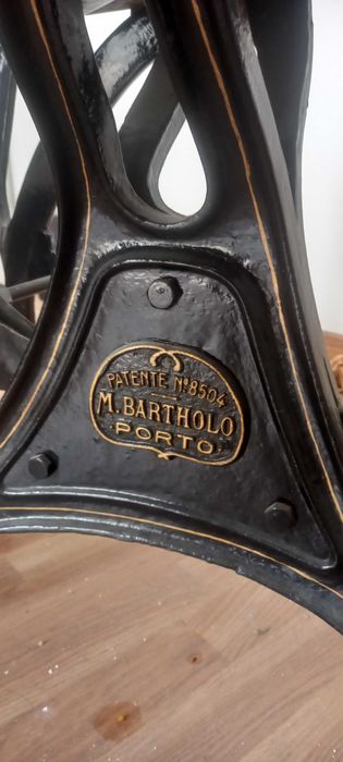 Cadeiras  antigas Barbearia  M.BARTHOLO PORTO