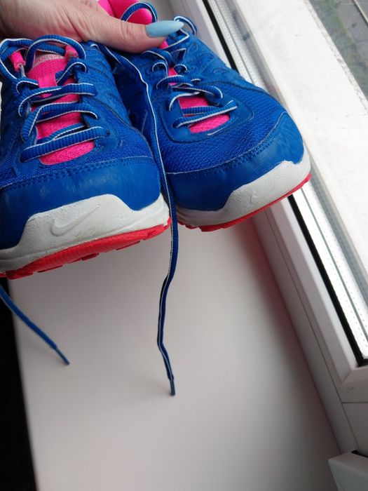 Кроссовки Nike женские