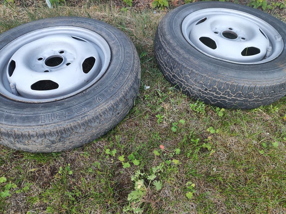 Dwa koła R13 felgi 4x100 z oponami