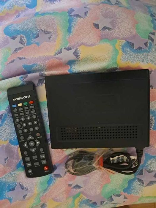 Dekoder naziemnej telewizji cyfrowej Thomson THT504