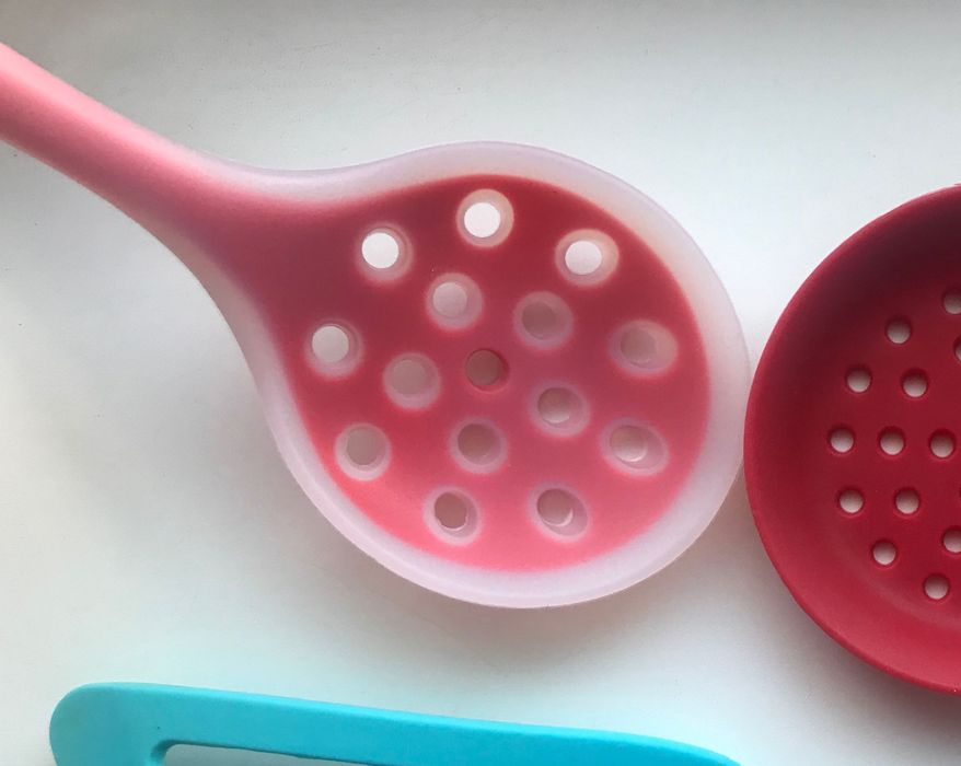 Шумовка силиконовая ложка с дырками