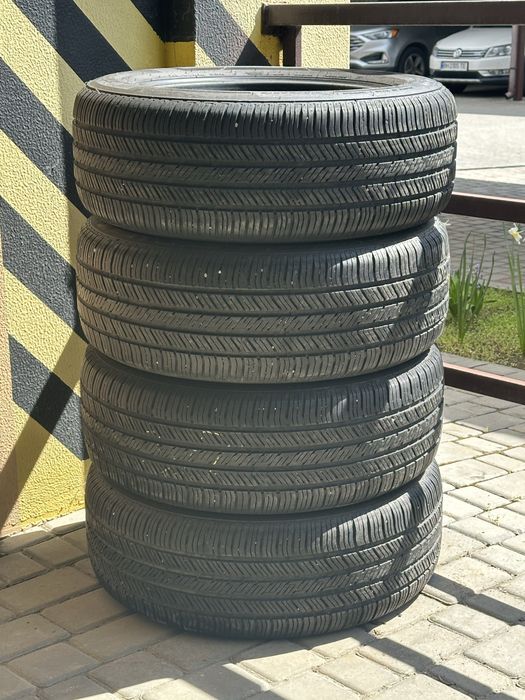 Летняя резина HANKOOK 215/60/16 в очень хорошем состоянии!!!