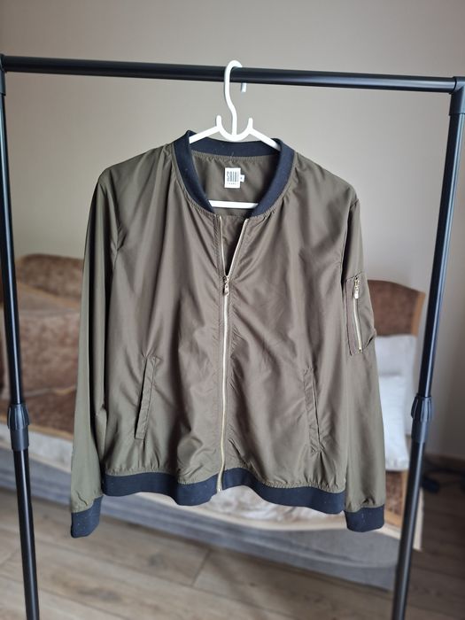 Bluza bomberka 40/42 zapinana cienka