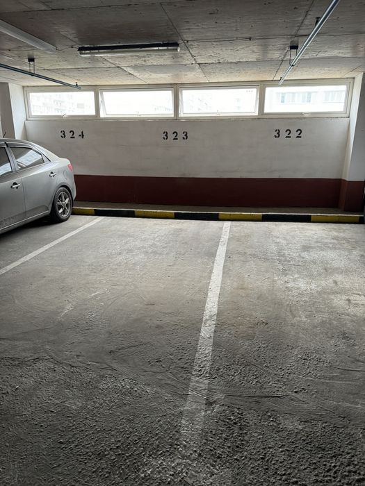 Продам паркомісце