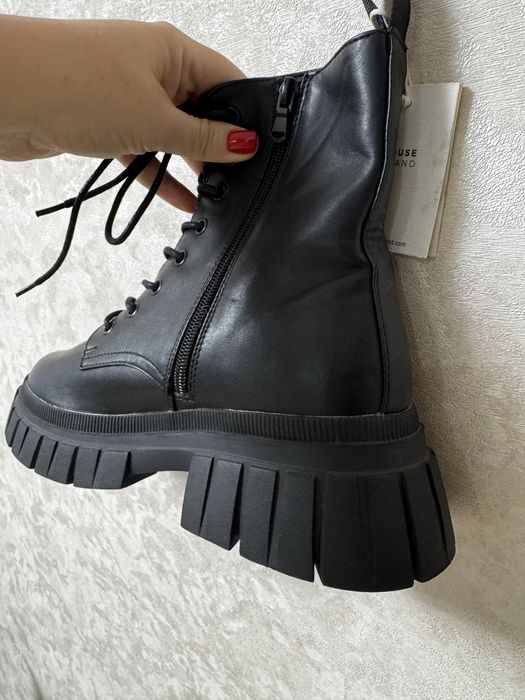 Жіночі ботінки (берці)