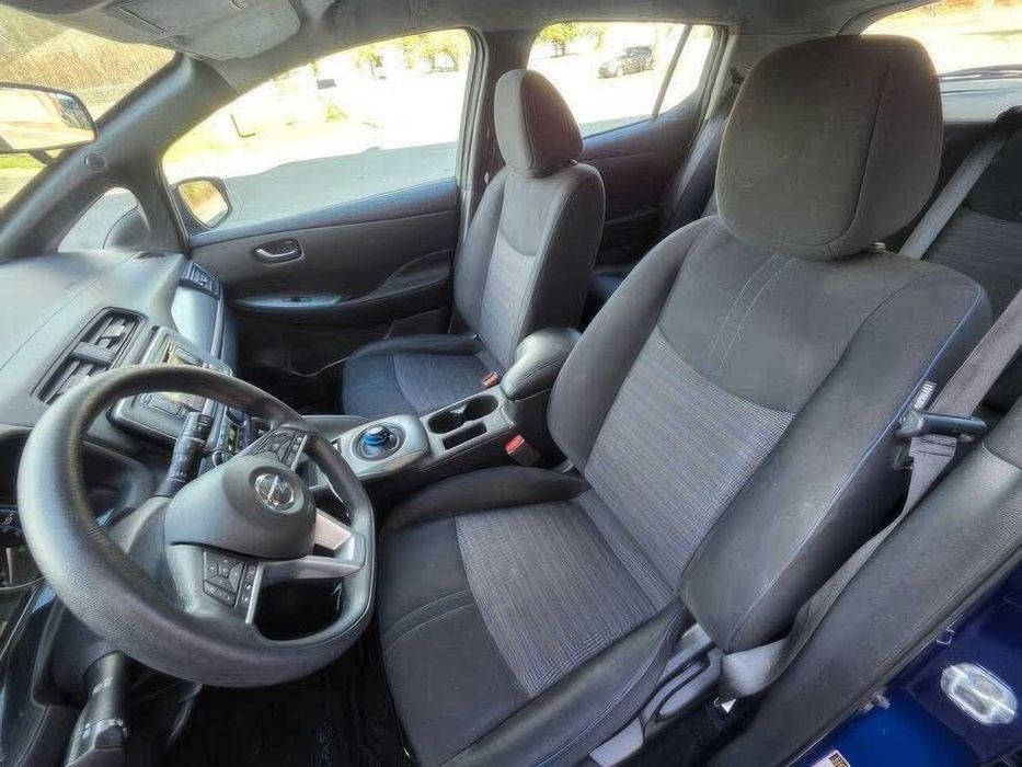 Nissan LEAF SV PLUS      2019
