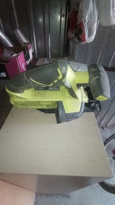 Pilarka Ryobi RWSL 1801