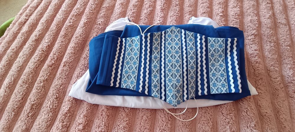 Український костюм з корсетом