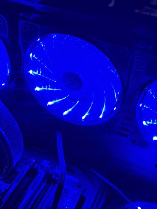 Вентилятори 120мм майже нові