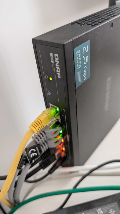 Switch QNAP QSW-1105-5T