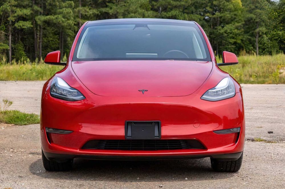 Tesla Model Y Long Range      2023