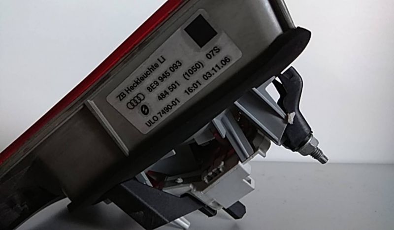 Farolim da mala esquerdo AUDI A4 Avant (8ED, B7)