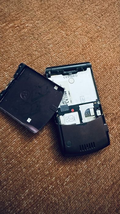 Motorola v3 продам
