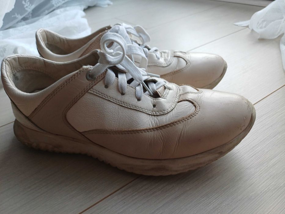 Buty sportowe skora lasocki 40