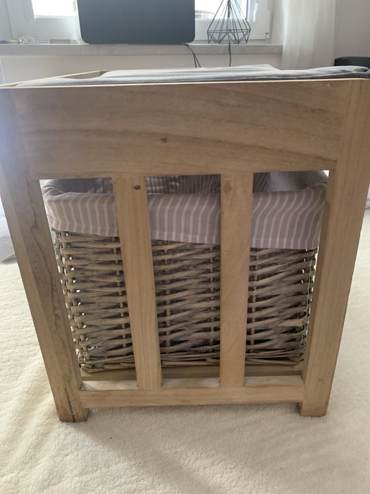 Pufy krzesełka wiklinowe