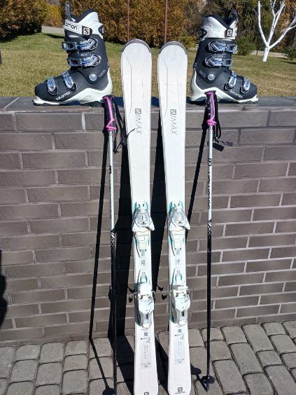 Na sprzedaż komplet narciarski SALOMON – narty + buty + kijki