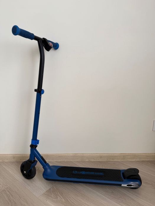 Самокат Globber E-motion 6 синій з підсвічуванням