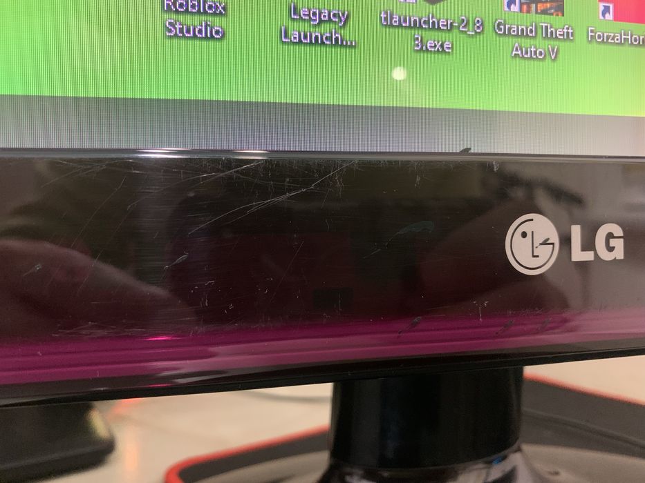 Монітор LG 27ʼʼ FullHD