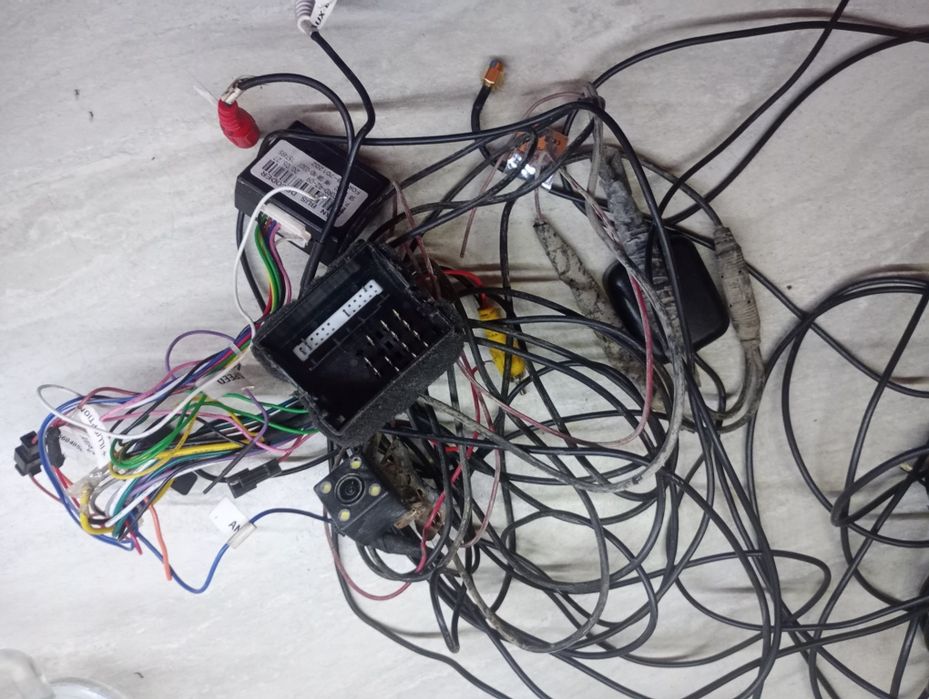 Radio samochodowe z GPS , kamera cofania,.