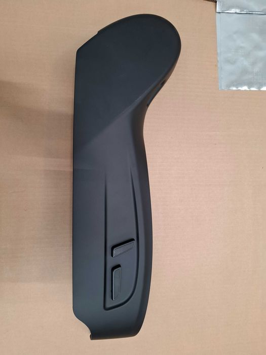 Tesla Model 3 obudowa fotela