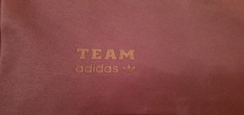Кежуальная кофта от Adidas.