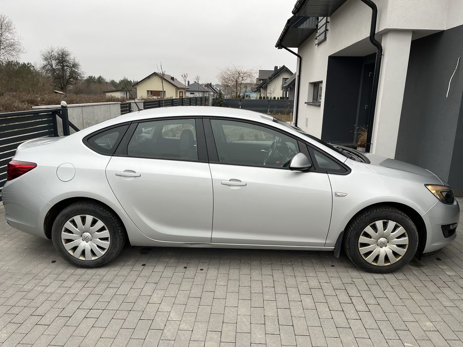 Opel Astra J 2017 na sprzedaż