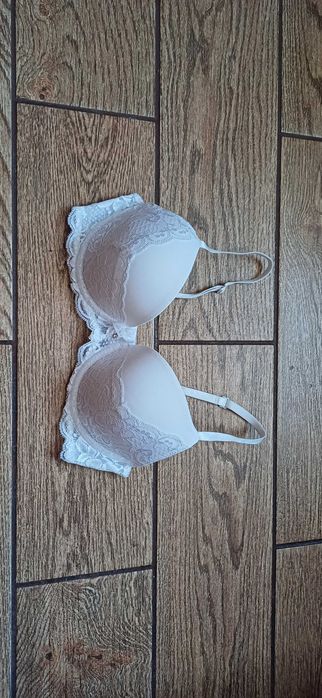 Biały biustonosz Flame r. 75 B