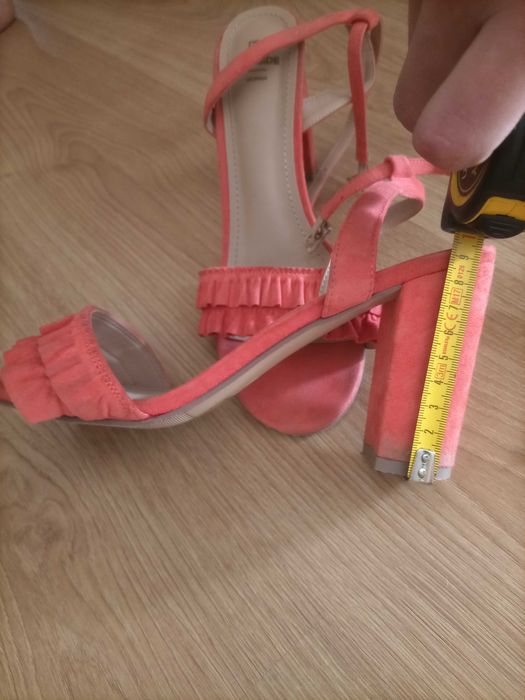 Vendo sandália de Sra de salto alto Seaside n°40