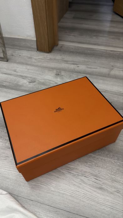 chinelas chypre hermès