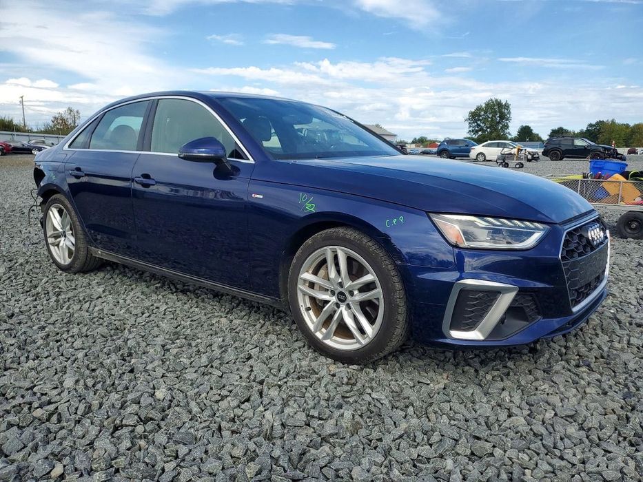 Audi A4 Quattro 2023 року Premium Plus зі США
