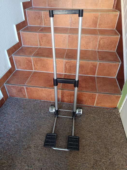 Wózek transportowy na kółkach skladany