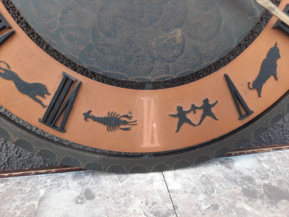 Q23 Zegar ścienny Kienzle znaki zodiaku W276 Ato sprawny