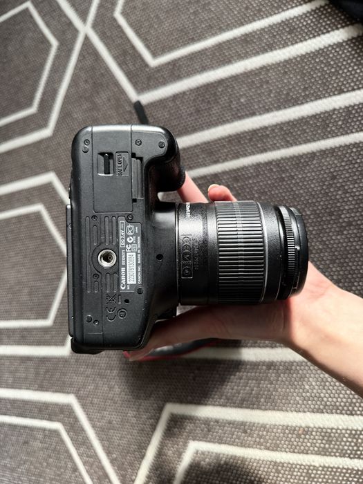 Фотоапарат Canon EOS 600d