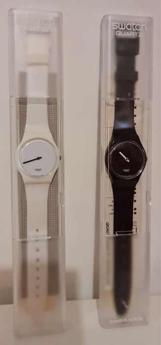 Relogio swatch Branco horas preto minutos de coleção