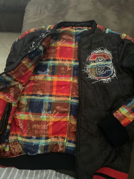 Blusão marca Desigual impermeável