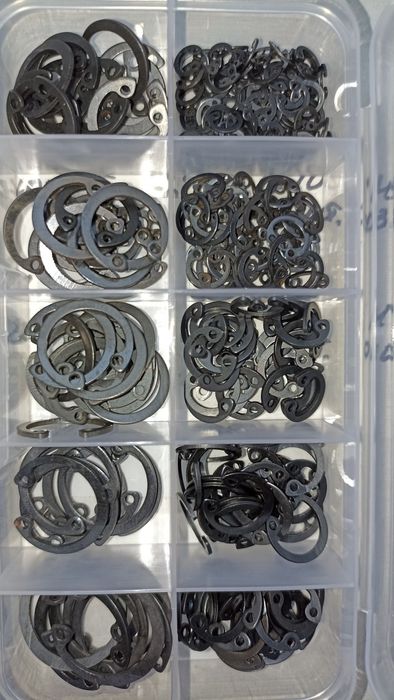 Стопорні кільця 300 шт. для кріплення підшипників та ін.