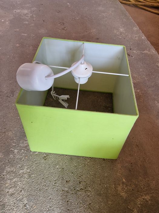 Candeeiro de teto verde